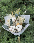 Buchet cu flori de bumbac alb nude