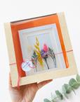 Martisor tablou cu flori prezervate