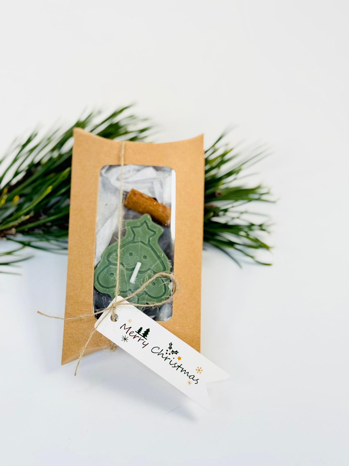 Mini lumanare parfumata din ceara de soia ornament de Craciun