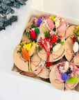 Martisor buchetel brosa din flori uscate si prezervate - prezentare completa